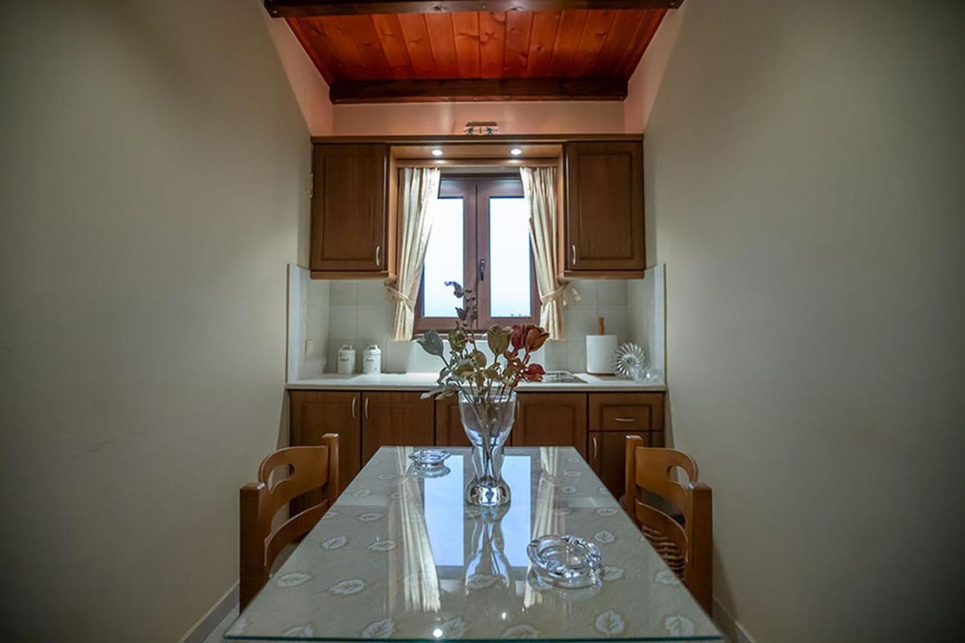 Guesthouse Moucha Bagian luar foto
