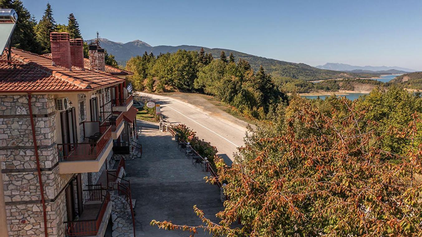 Guesthouse Moucha Bagian luar foto