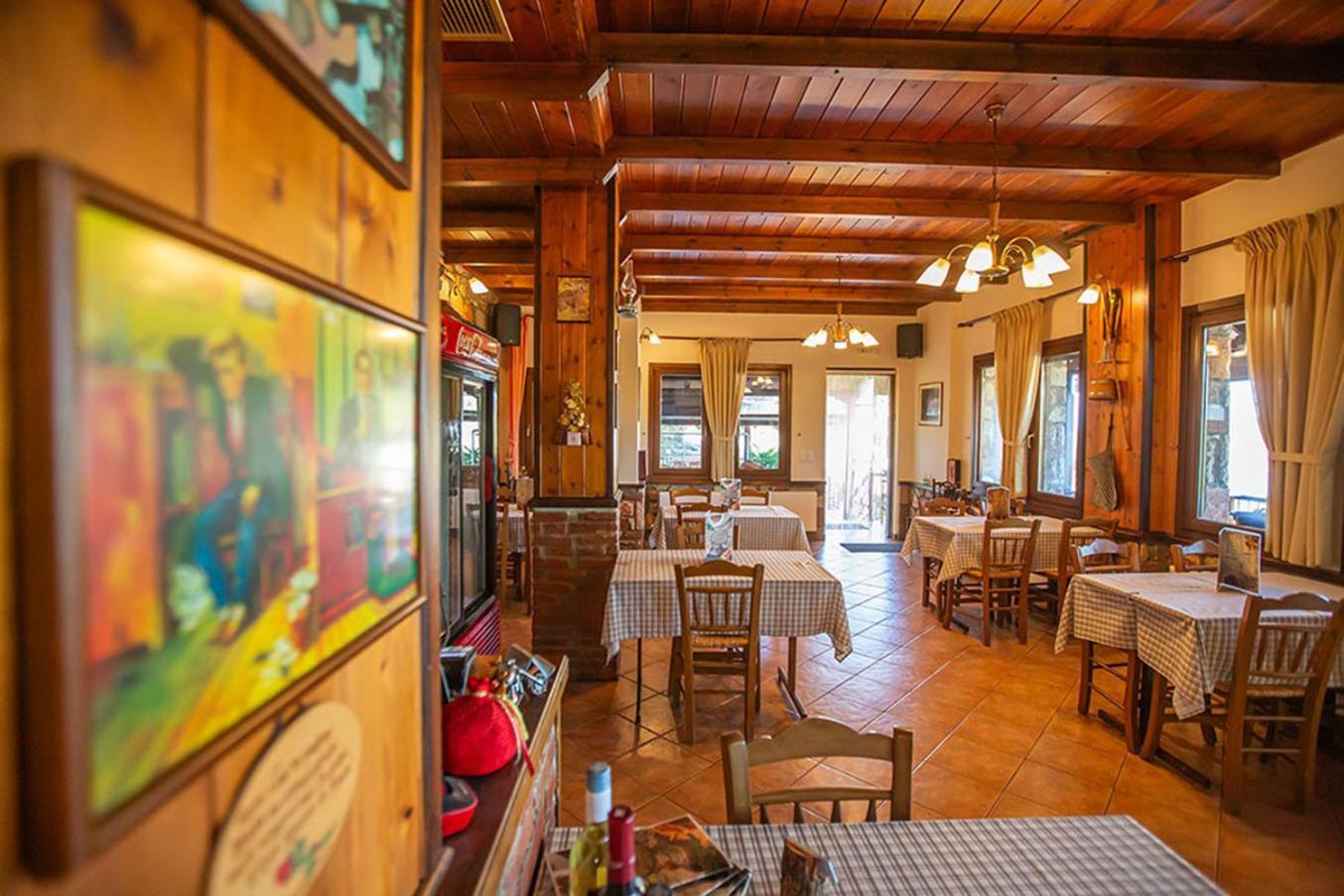 Guesthouse Moucha Bagian luar foto