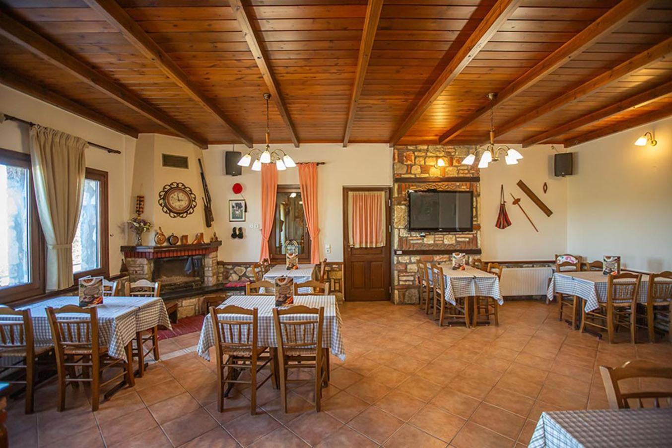 Guesthouse Moucha Bagian luar foto